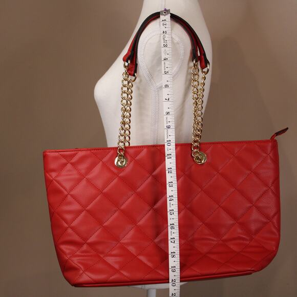 Aldo Large Quilt Pattern Red Tote w/ Gold Chain & Leather Handle - Picture 11 of 11